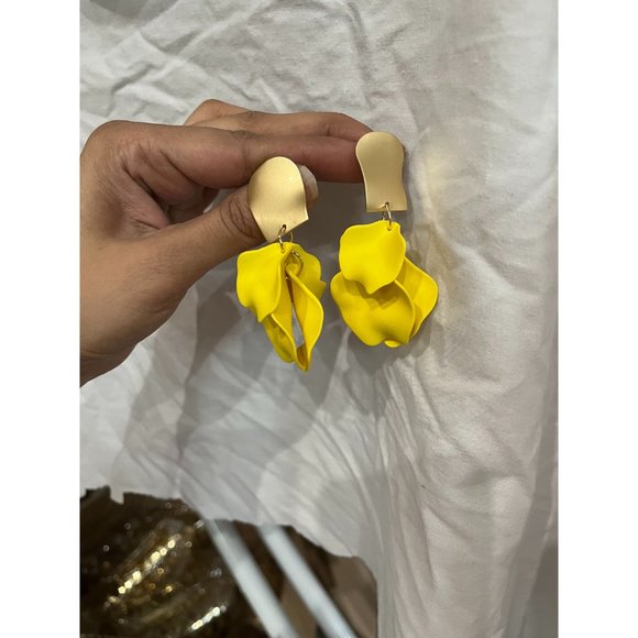 Yellow earrings flower earrings yellow petal earrings , acrylic yellow rose - Picture 3 of 6